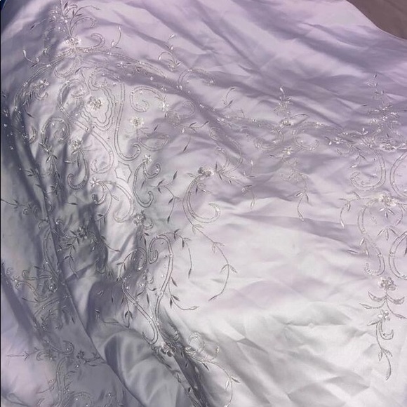 COPY - wedding dress - Picture 3 of 4